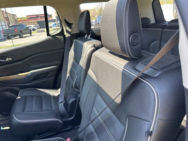 Used 2019 GMC Acadia Denali w/ Technology Package FWD image 16