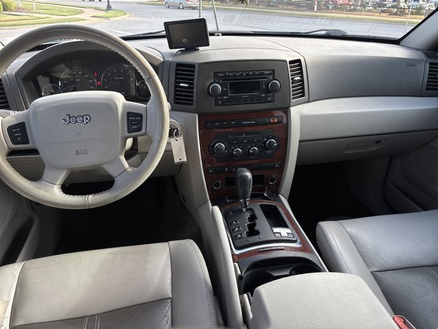 Used 2005 Jeep Grand Cherokee Limited AWD/4WD image 9