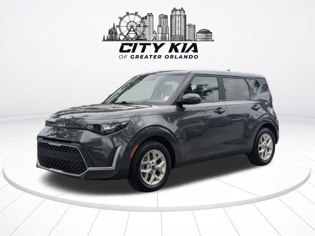 Certified 2025 Kia Soul LX w/ LX Technology Package FWD image 2