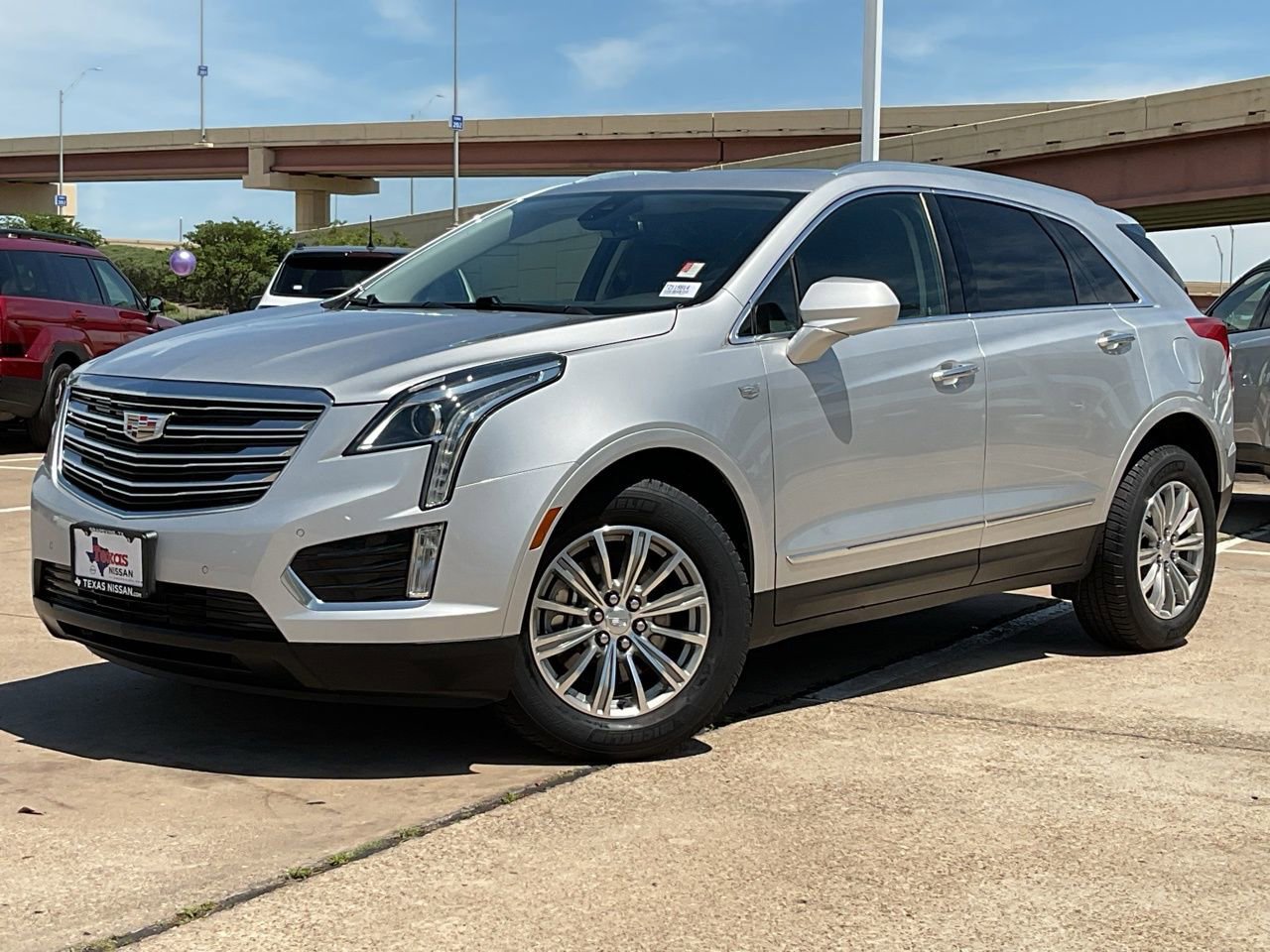 Used 2019 Cadillac XT5 Luxury FWD image 2