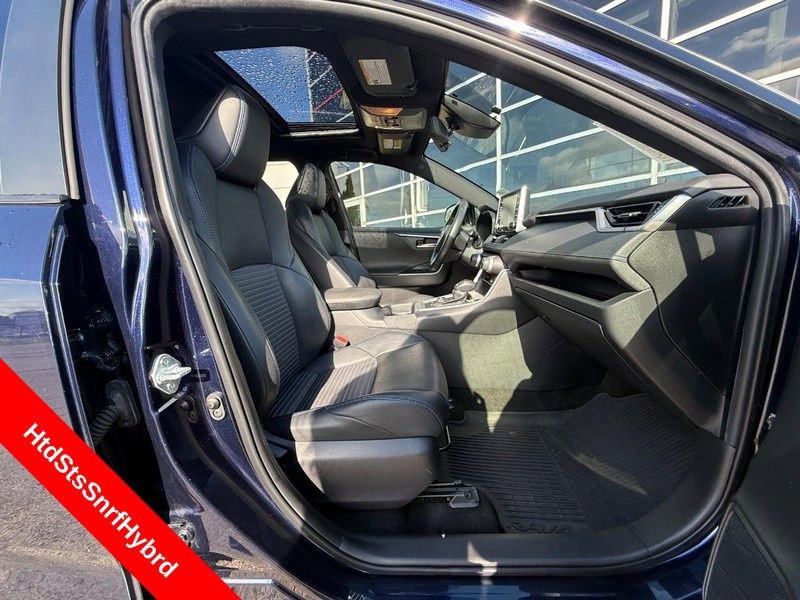 Used 2021 Toyota RAV4 XSE AWD/4WD image 10