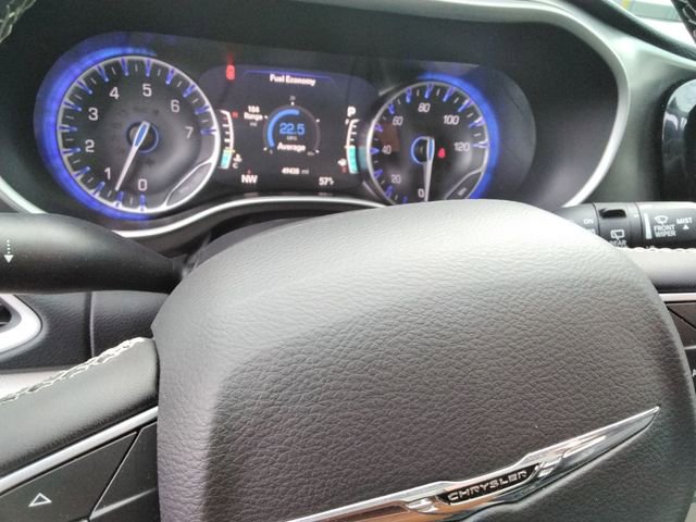 Used 2024 Chrysler Pacifica Touring-L image 25