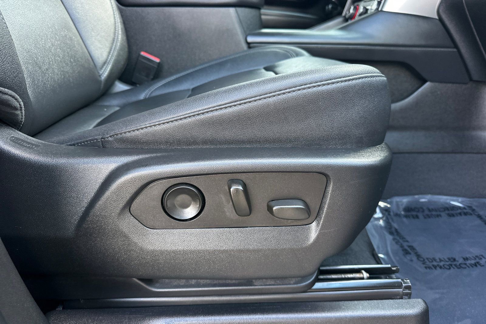 Used 2022 Chevrolet Suburban Z71 image 25