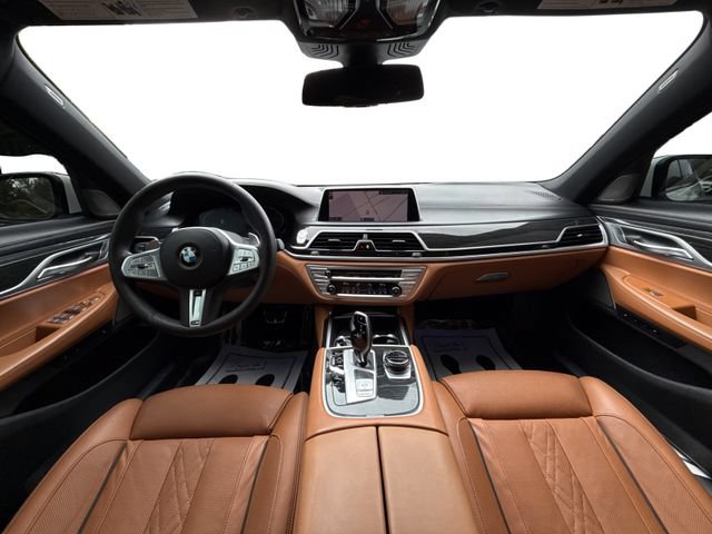 Used 2020 BMW 750i xDrive w/ Executive Package AWD/4WD image 32