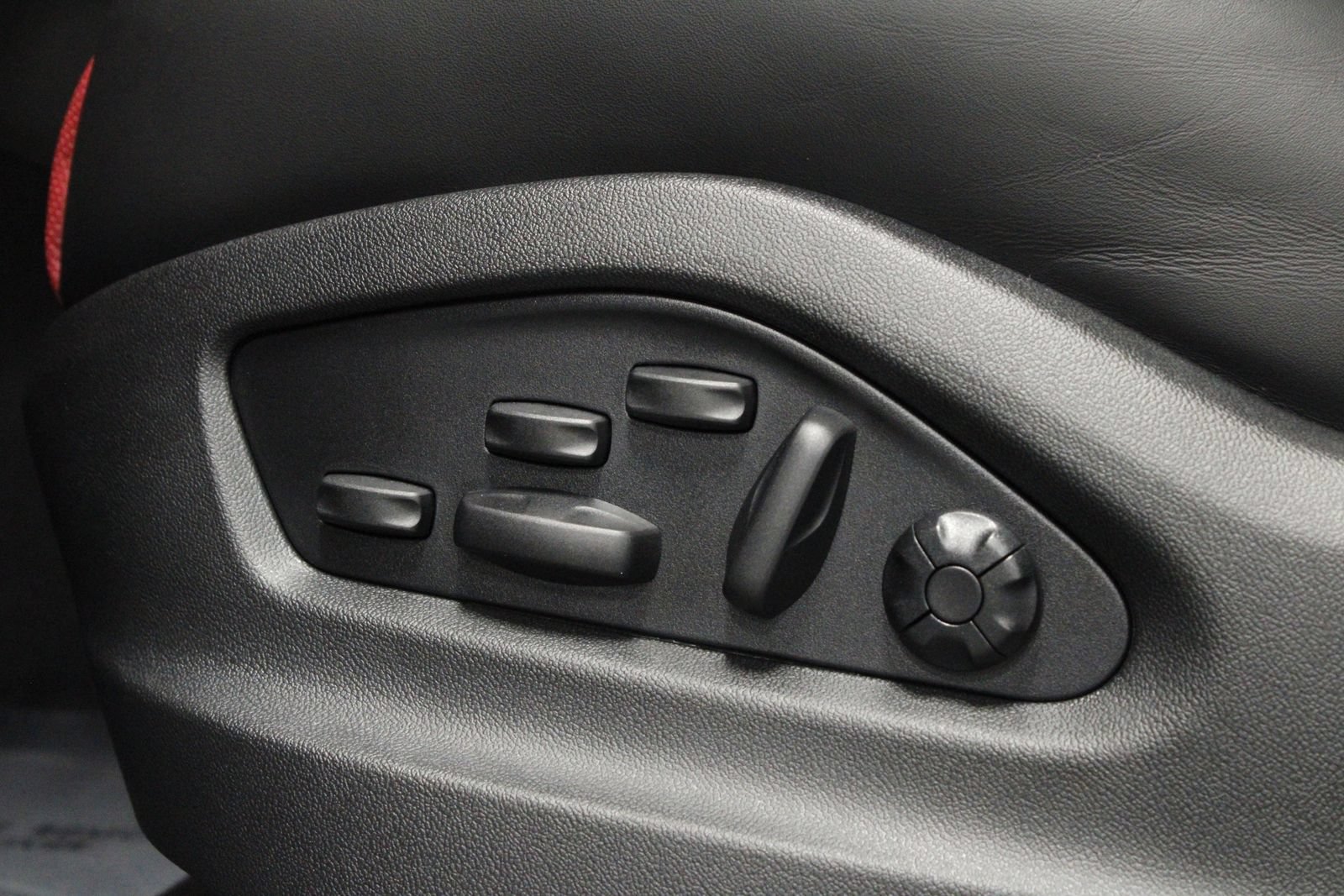 New 2026 Porsche Cayenne GTS AWD/4WD image 32