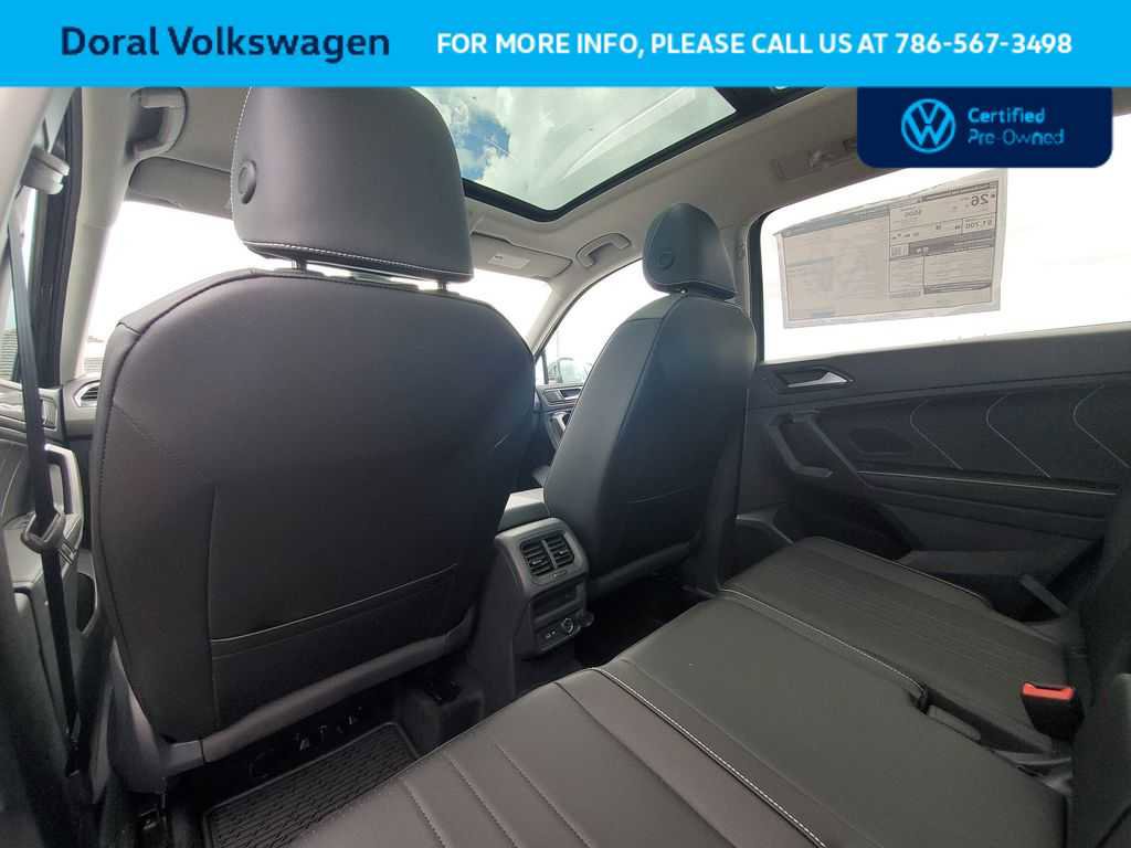 Used 2023 Volkswagen Tiguan SE w/ Panoramic Sunroof Package FWD image 28