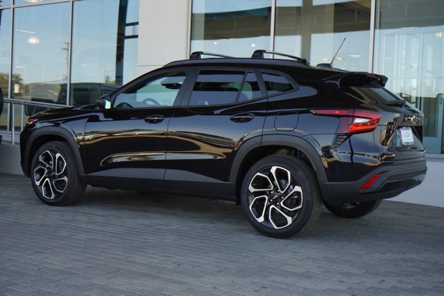 New 2026 Chevrolet Trax RS w/ Sunroof Package FWD image 6