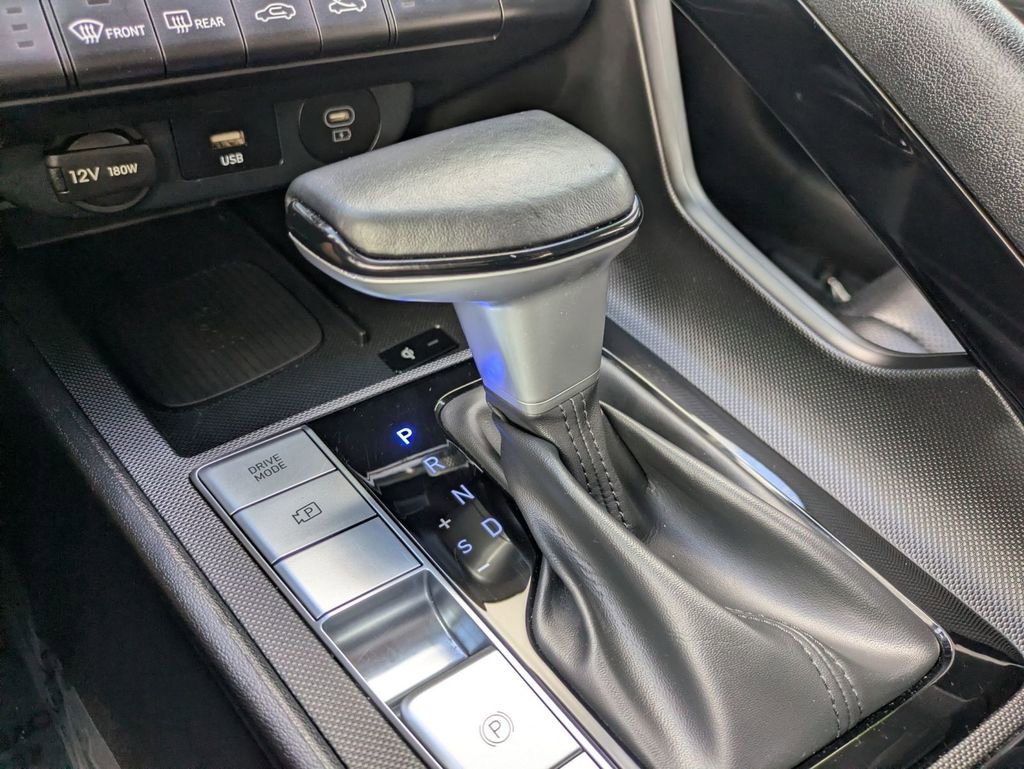 Certified 2025 Hyundai Elantra Limited image 20