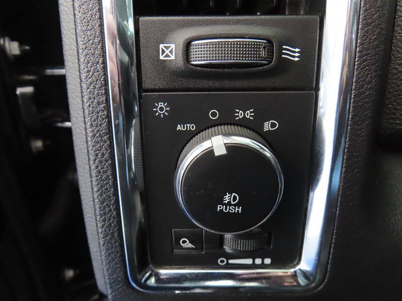 Used 2017 RAM 1500 Laramie w/ Convenience Group image 18