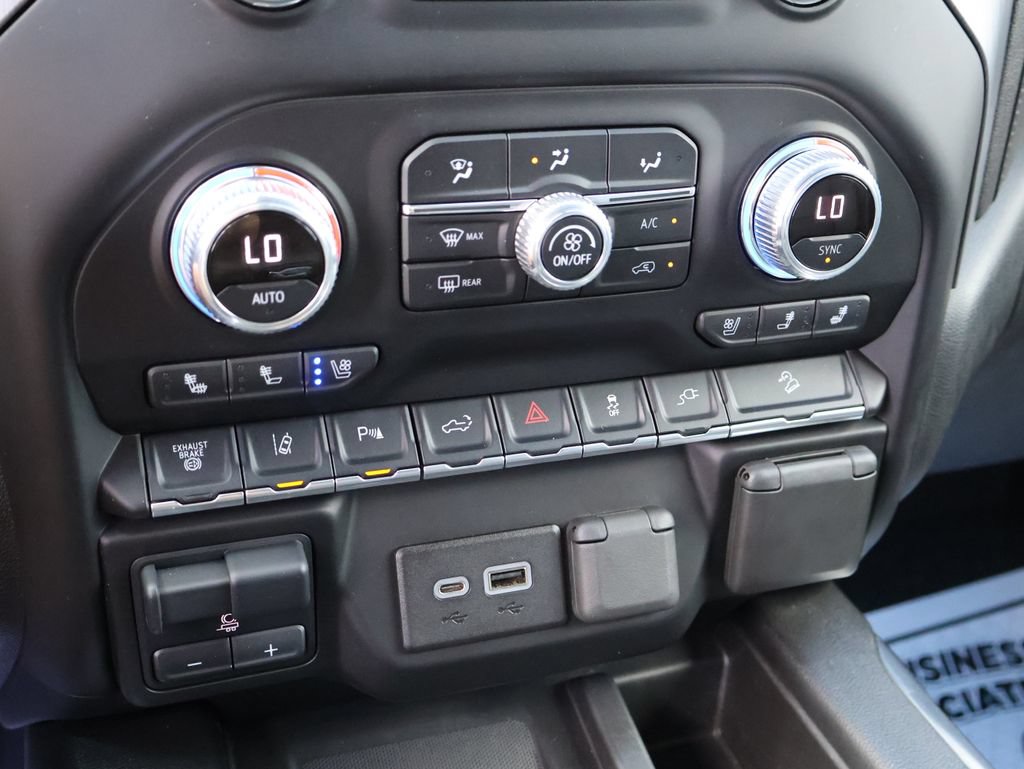 Used 2022 GMC Sierra 3500 Denali AWD/4WD image 36