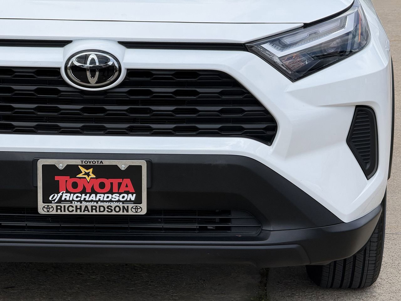Used 2024 Toyota RAV4 XLE w/ Convenience Package image 9