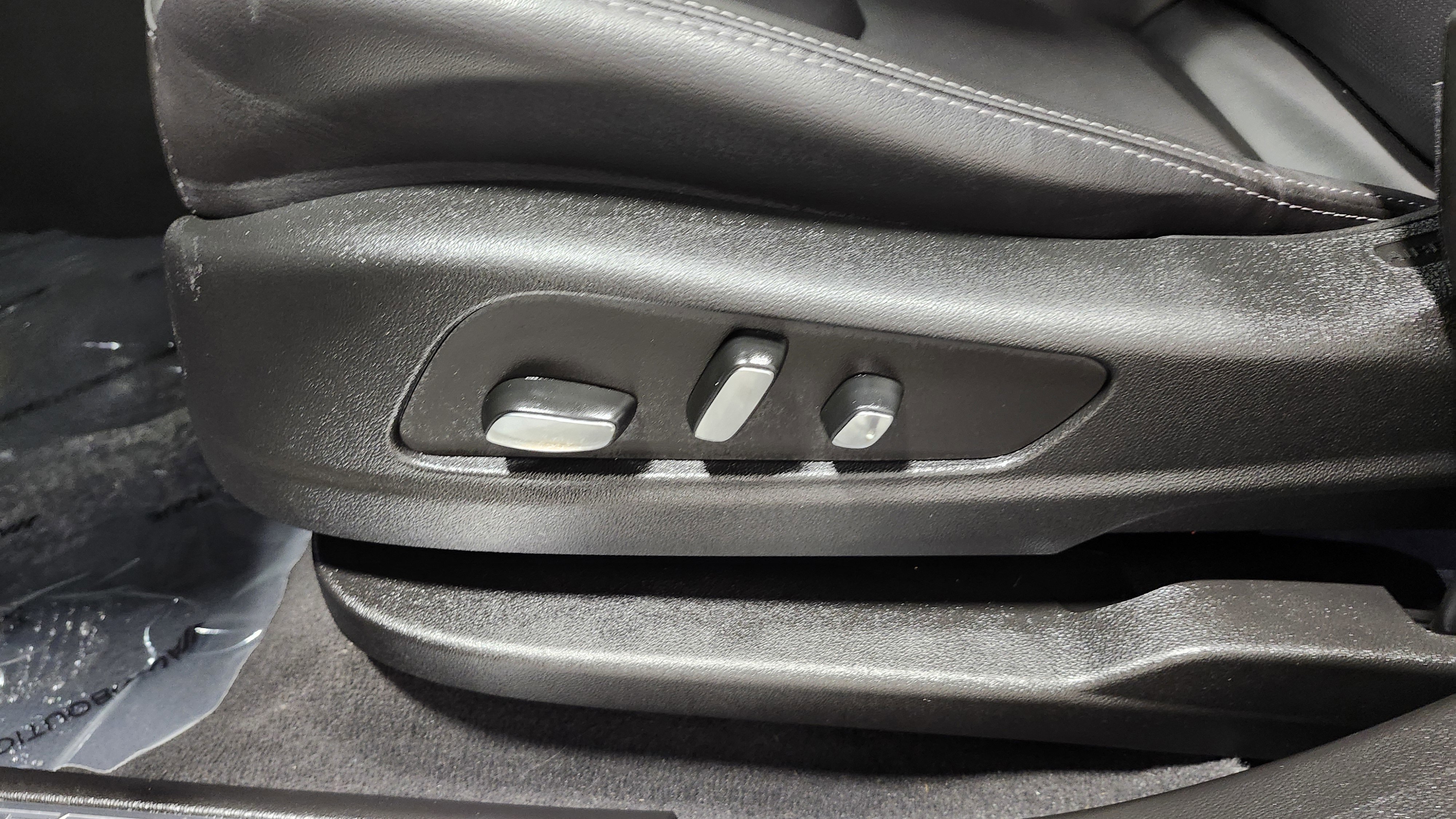 Used 2025 Cadillac XT5 Premium Luxury image 26