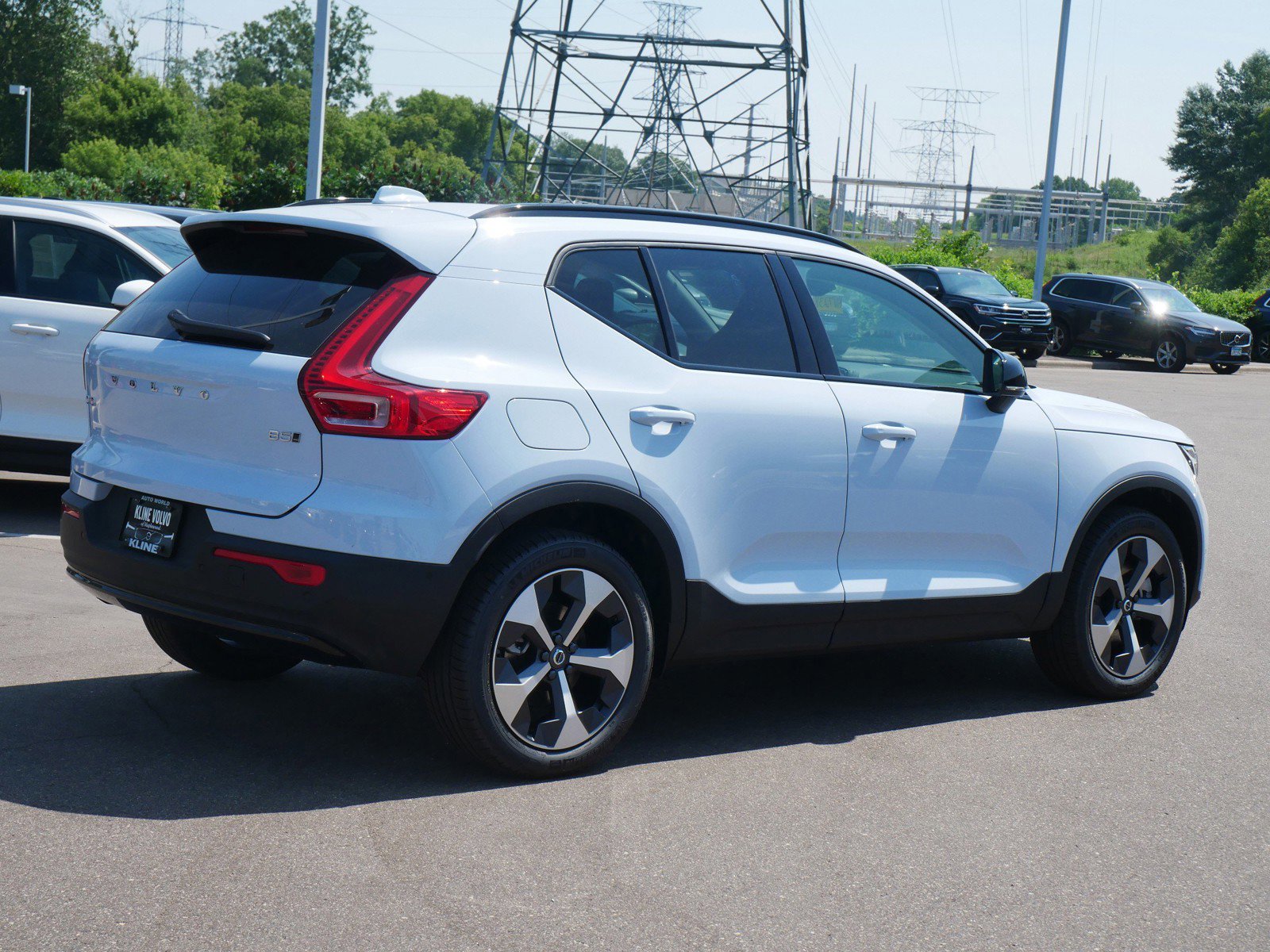 New 2026 Volvo XC40 B5 Plus w/ Protection Package Premier AWD/4WD image 3