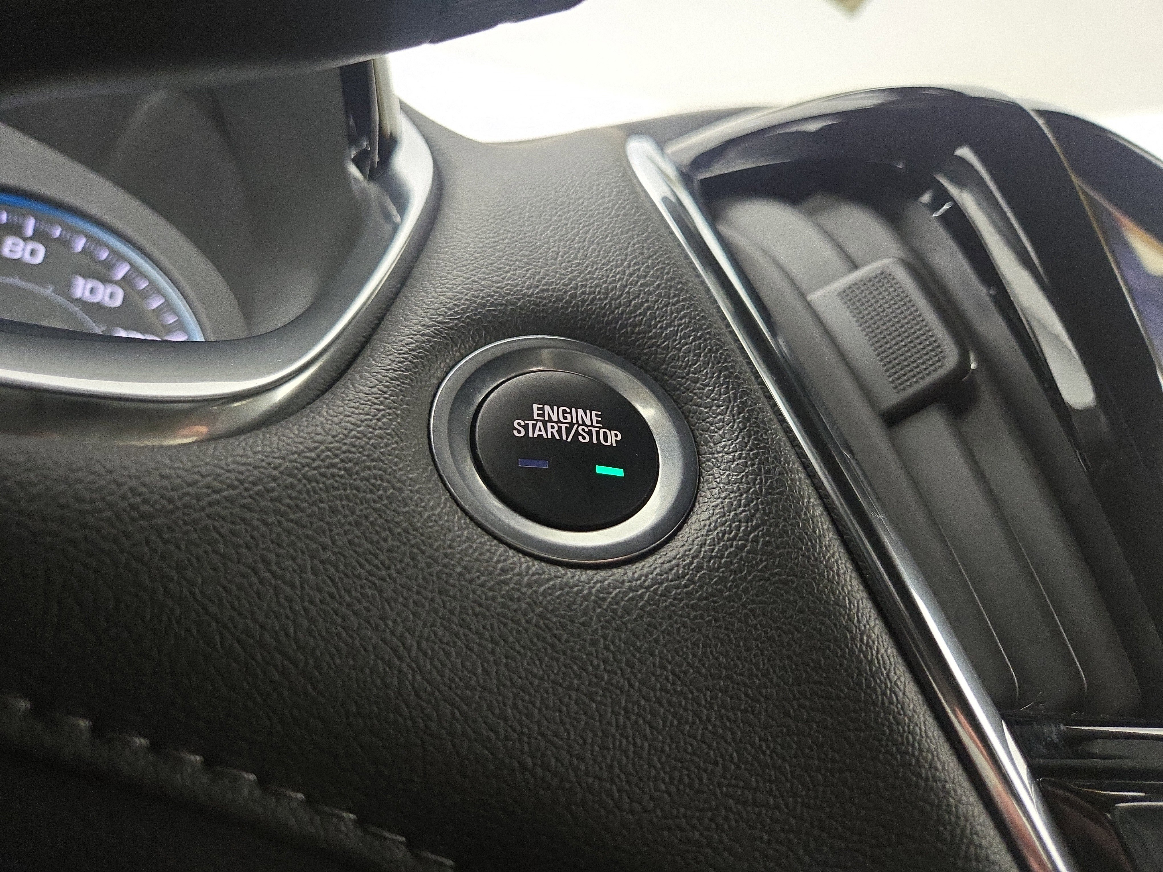 Certified 2023 Chevrolet Traverse LT w/ Rear Camera Mirror Package image 26