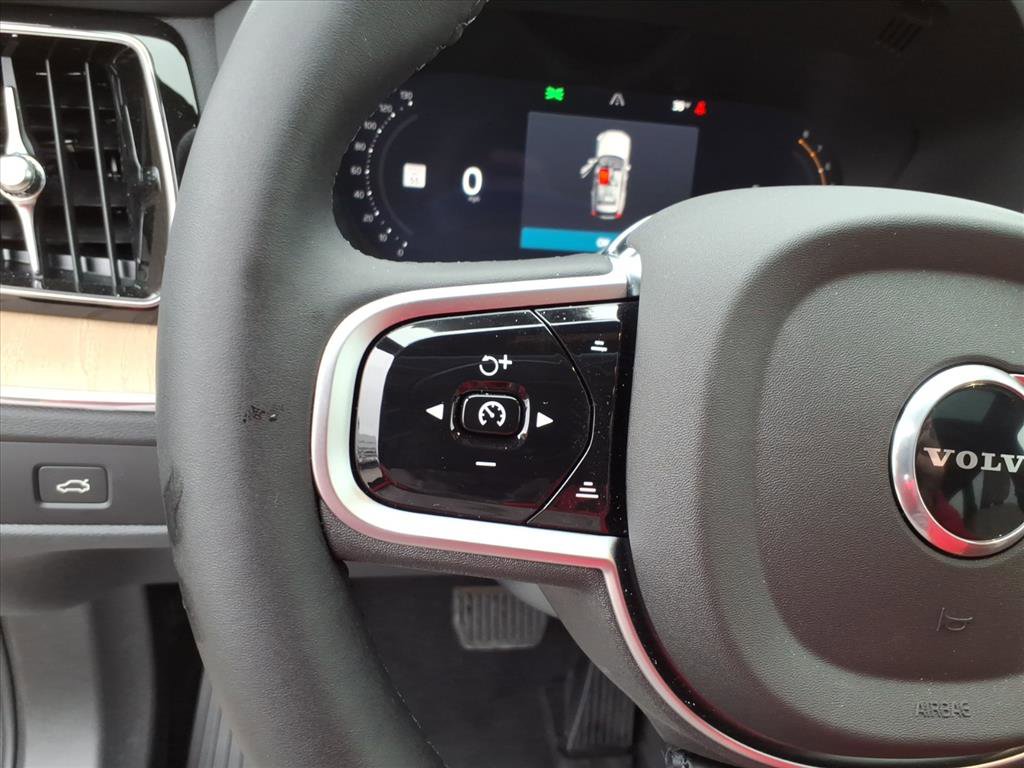 Certified 2026 Volvo XC60 B5 Plus w/ Climate Package AWD/4WD image 15