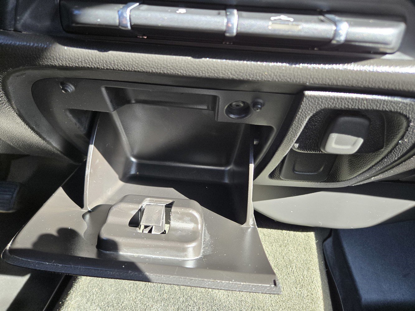 Used 2014 Chevrolet Silverado 1500 W/T w/ WT Convenience Package RWD image 9