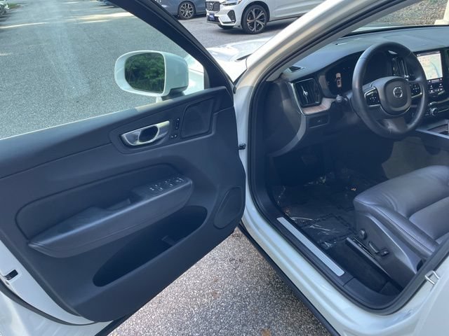 Certified 2023 Volvo XC60 B5 Plus w/ Climate Package AWD/4WD image 11