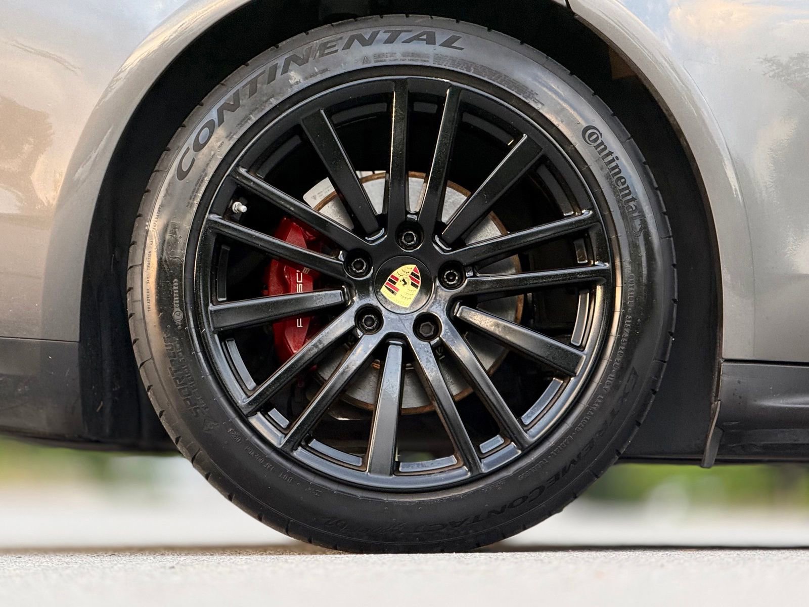 Used 2018 Porsche Panamera 4 AWD/4WD image 20