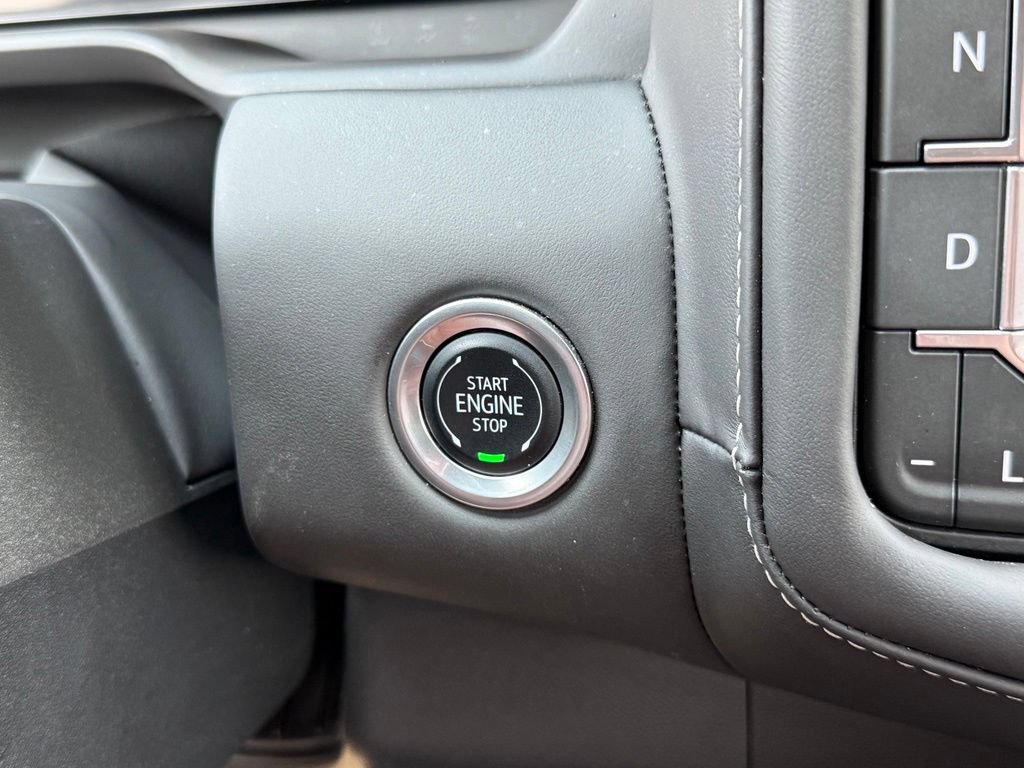 Used 2024 GMC Yukon Denali Ultimate AWD/4WD image 32