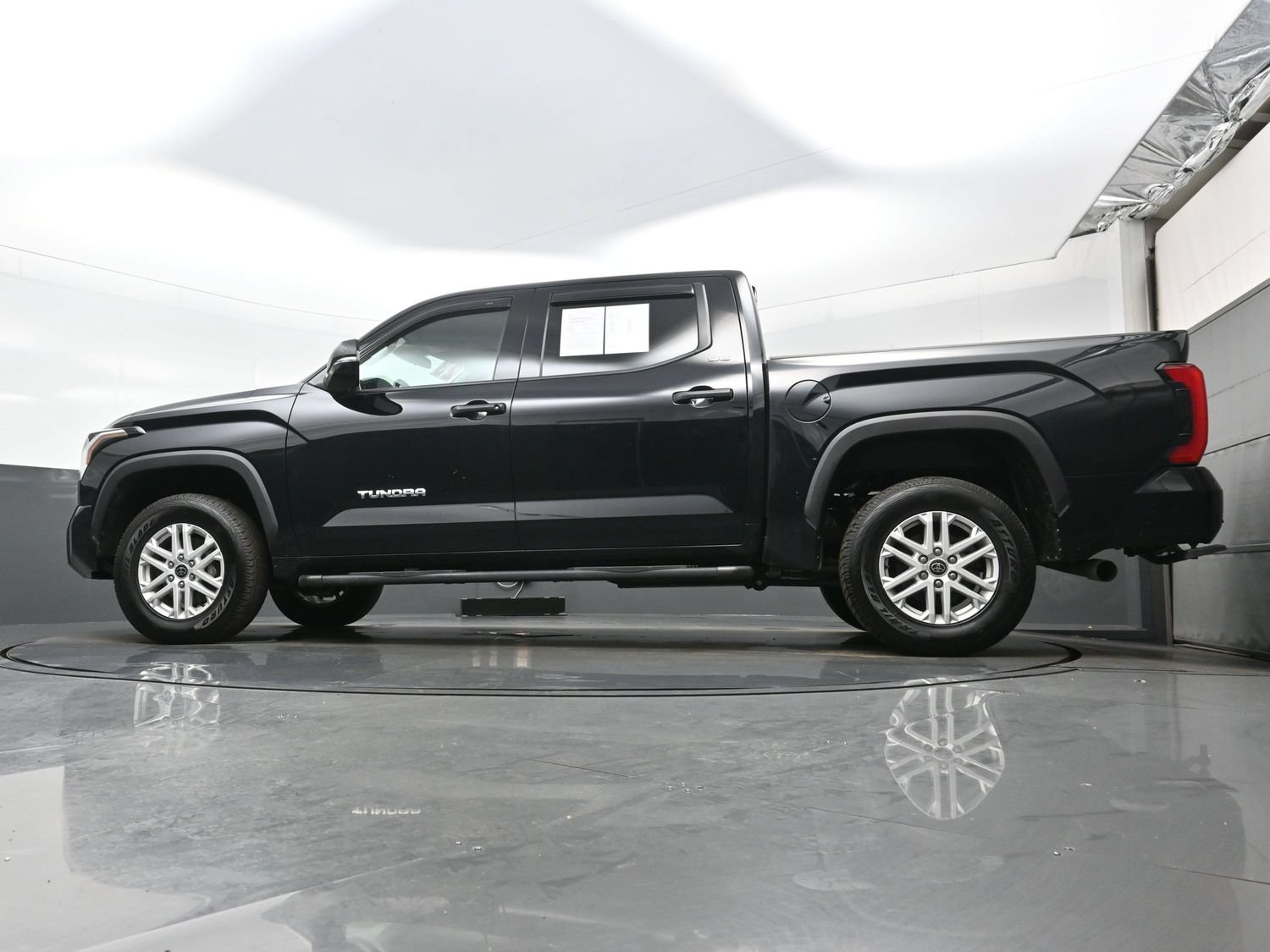 Used 2023 Toyota Tundra SR5 w/ SR5 Convenience Package AWD/4WD image 27