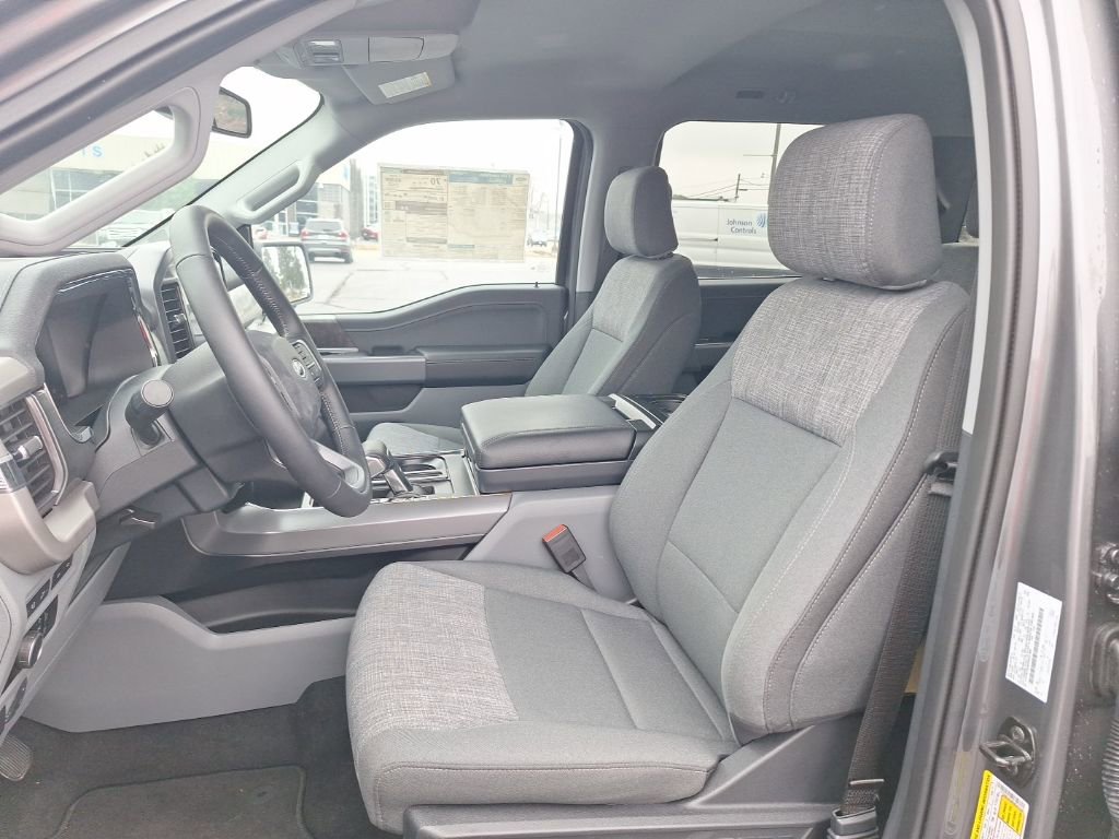 New 2023 Ford F150 Lightning XLT w/ Equipment Group 312A High image 4