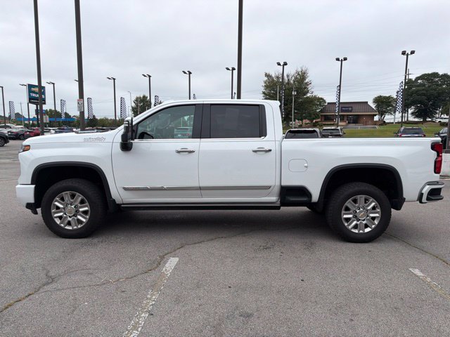 Used 2024 Chevrolet Silverado 2500 High Country AWD/4WD image 6