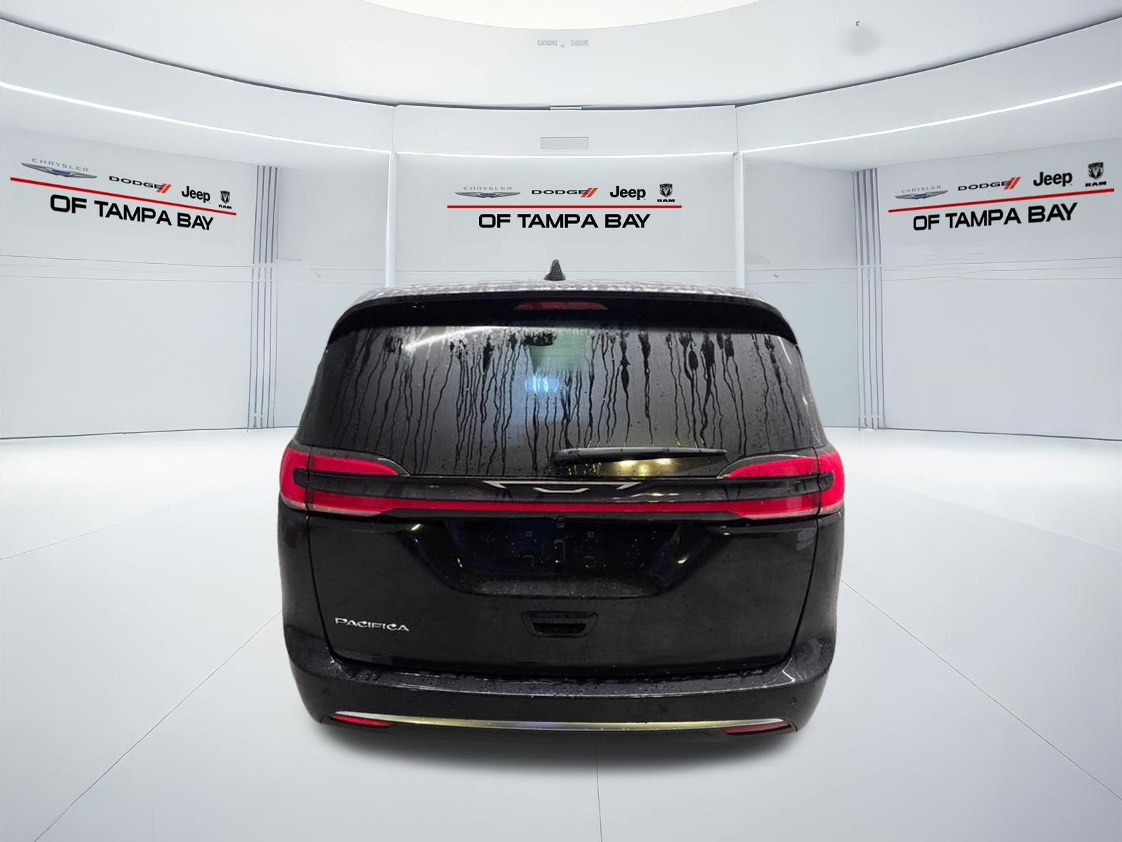 New 2027 Chrysler Pacifica Select FWD image 5