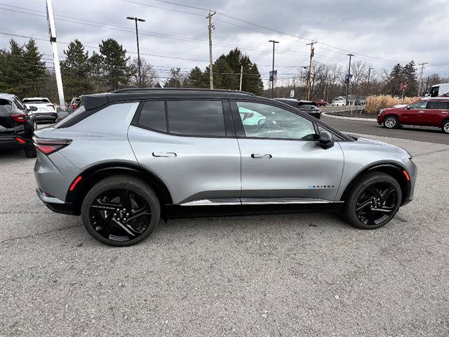 New 2026 Chevrolet Equinox EV RS image 7