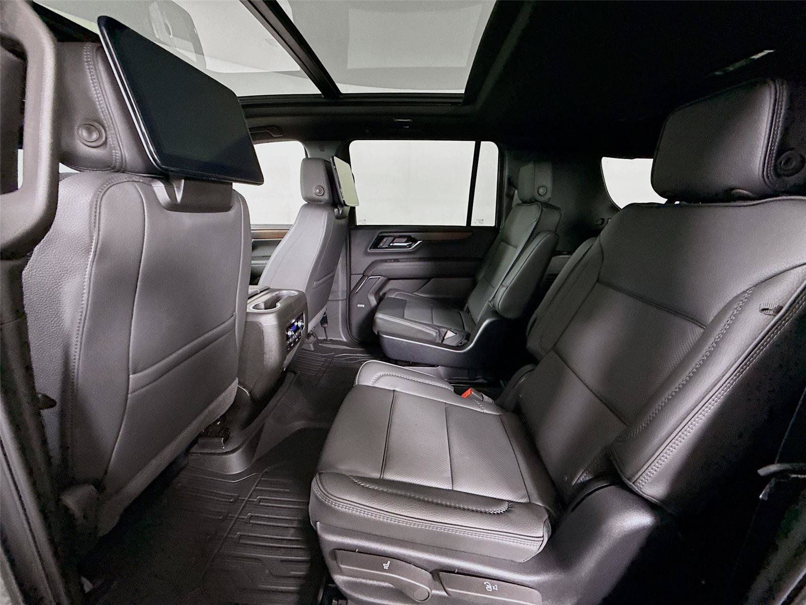 New 2026 GMC Yukon XL Denali w/ Denali Reserve Package AWD/4WD image 19