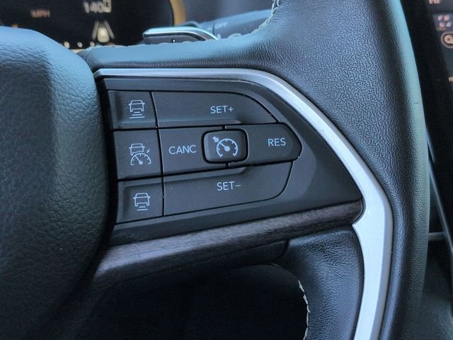 Used 2022 Jeep Grand Cherokee L Limited image 17