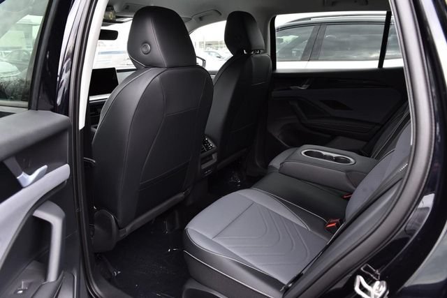 New 2026 Volkswagen Tiguan SE FWD image 16