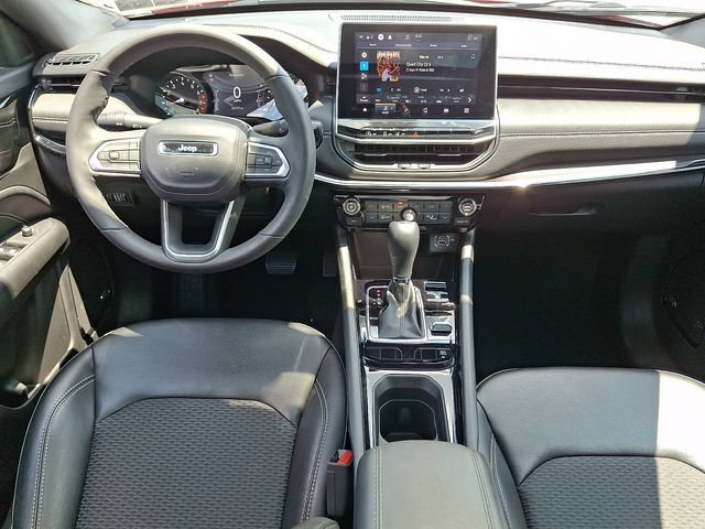 Certified 2023 Jeep Compass Latitude w/ Sun and Sound Group AWD/4WD image 15