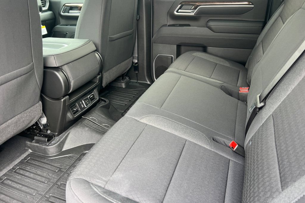 New 2026 GMC Sierra 2500 SLE AWD/4WD image 9