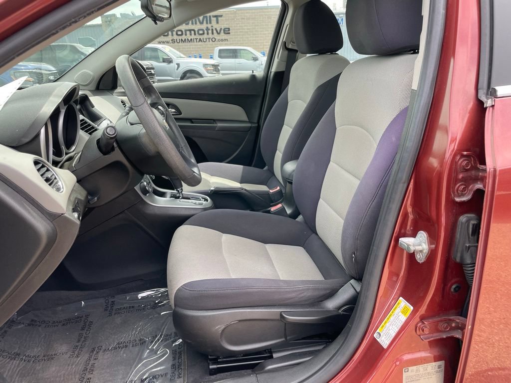 Used 2012 Chevrolet Cruze LS w/ Connectivity Package FWD image 7