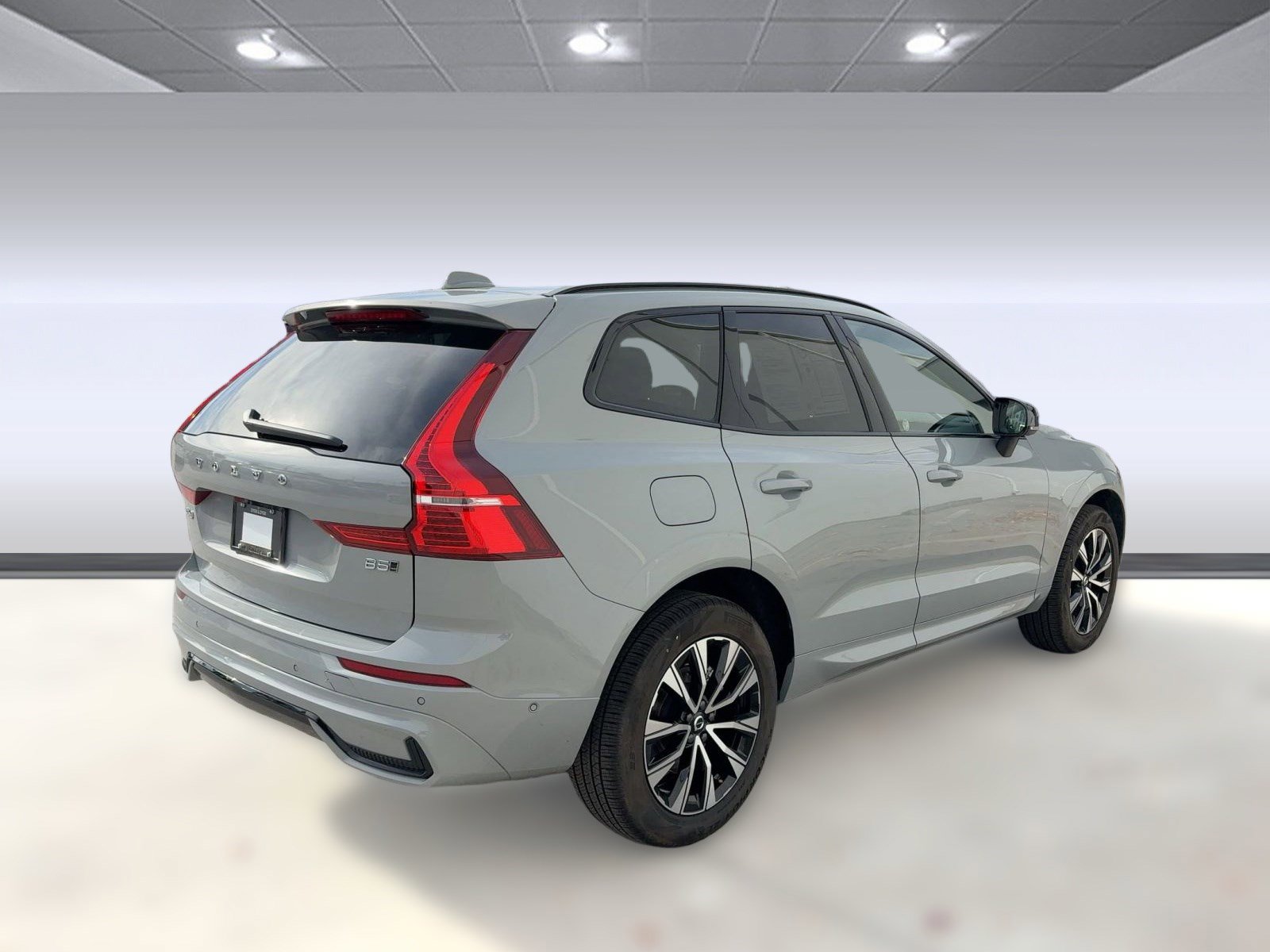 Certified 2025 Volvo XC60 B5 Plus image 9