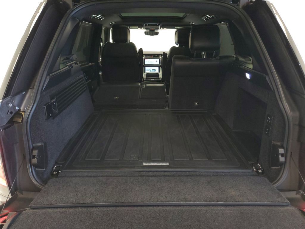 Used 2020 Land Rover Range Rover Long Wheelbase HSE image 24