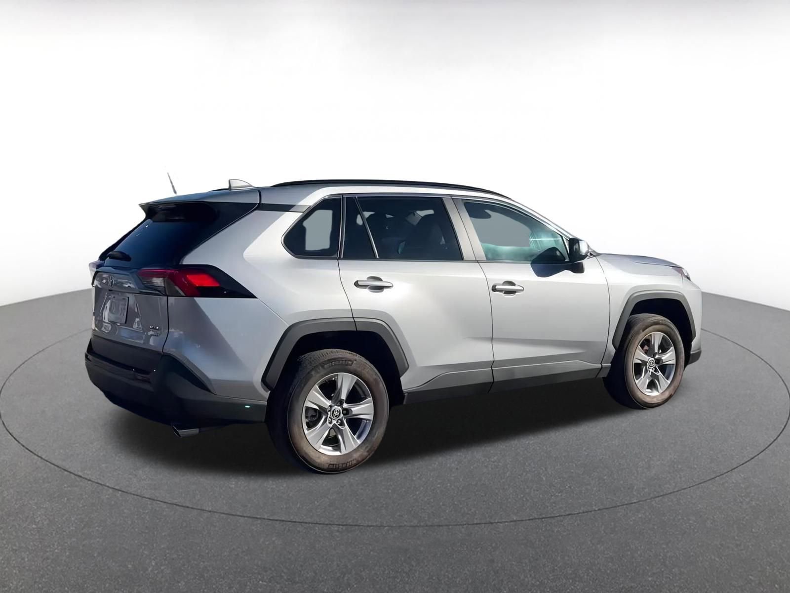 Used 2025 Toyota RAV4 XLE image 14