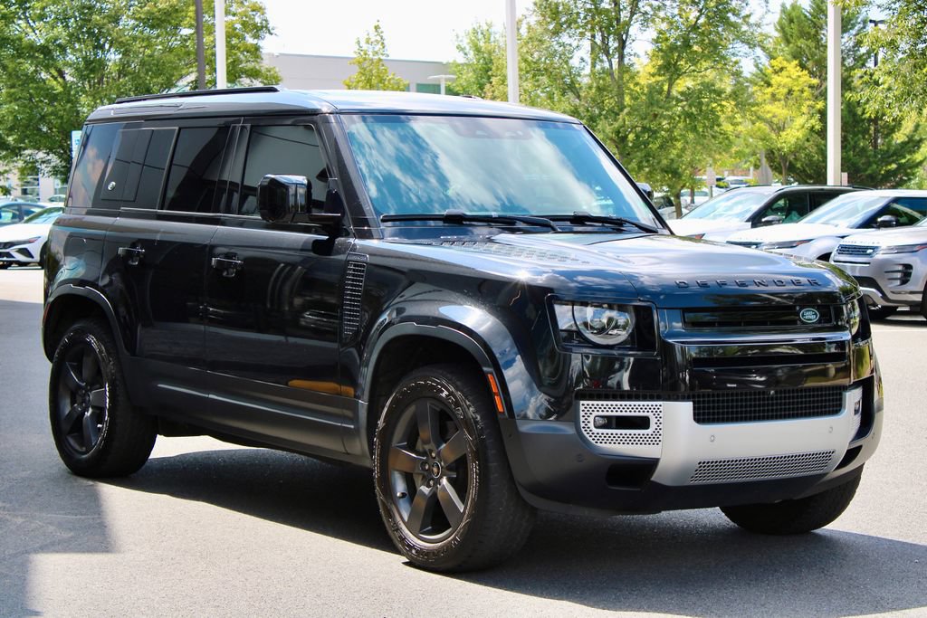 Used 2023 Land Rover Defender 110 SE AWD/4WD image 2