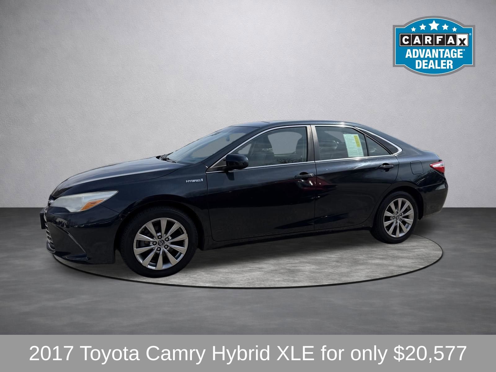 Used 2017 Toyota Camry XLE FWD image 4