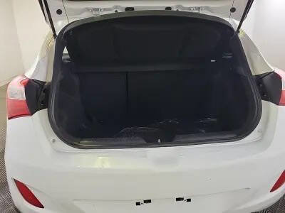 Used 2017 Hyundai Elantra GT image 8