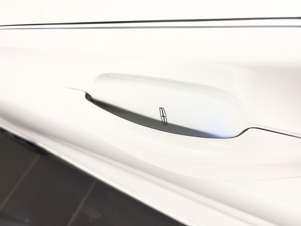 Used 2026 Lincoln Aviator AWD image 41