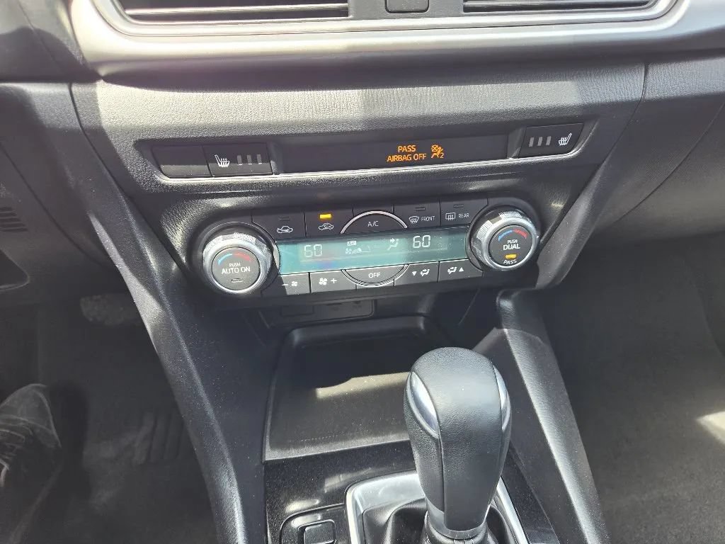 Used 2018 MAZDA MAZDA3 Touring FWD image 31