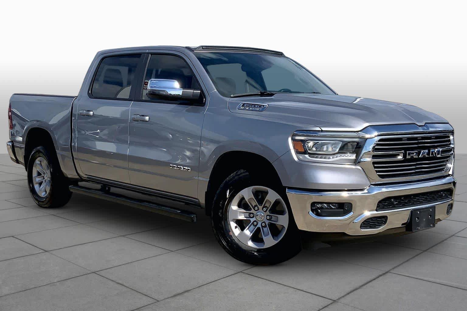 Used 2023 RAM 1500 Laramie AWD/4WD image 3