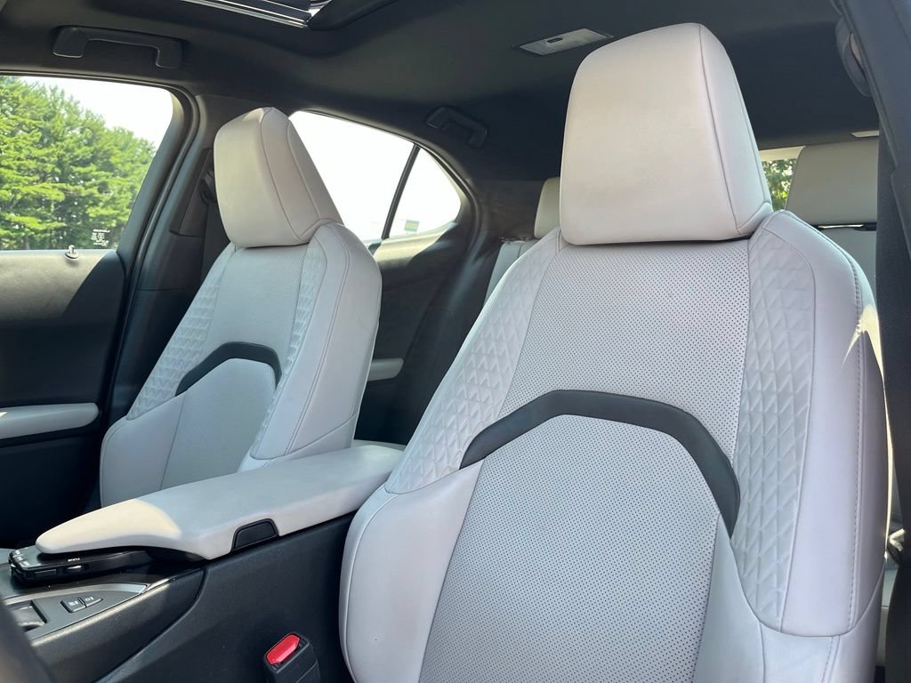 Used 2019 Lexus UX 250h w/ Premium Package AWD/4WD image 17