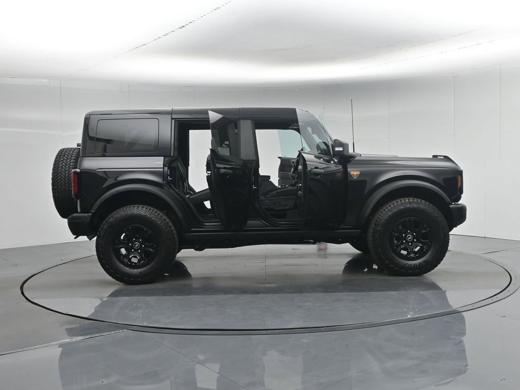 Used 2025 Ford Bronco Badlands image 5