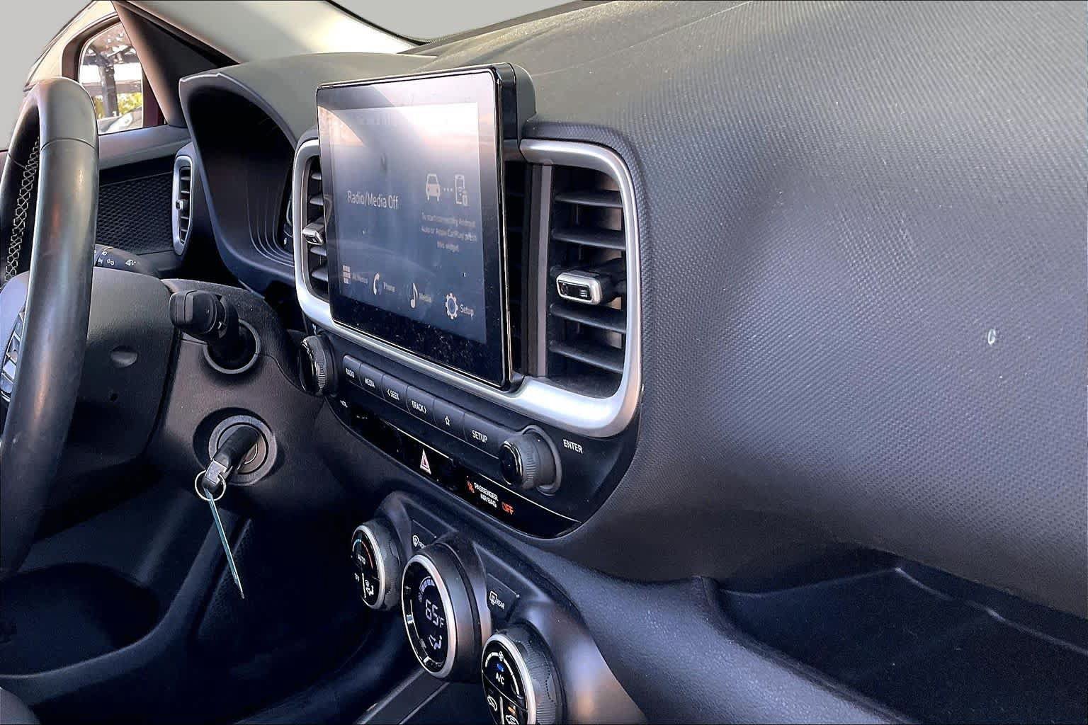Used 2023 Hyundai Venue SEL w/ Cargo Package FWD image 16