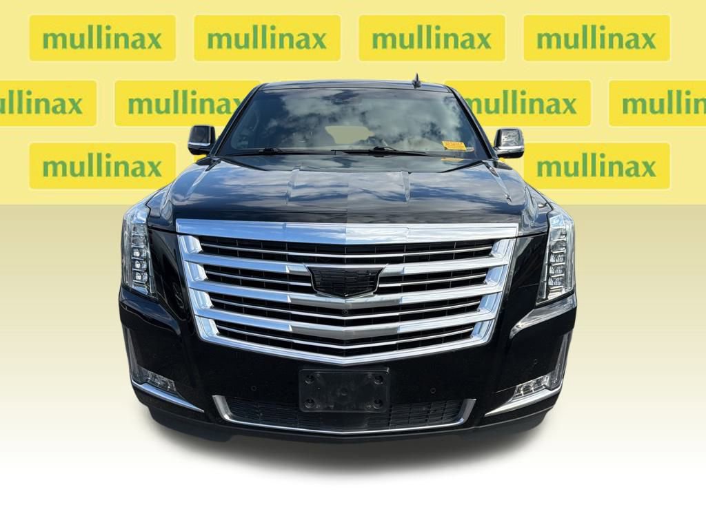 Used 2017 Cadillac Escalade Platinum image 2