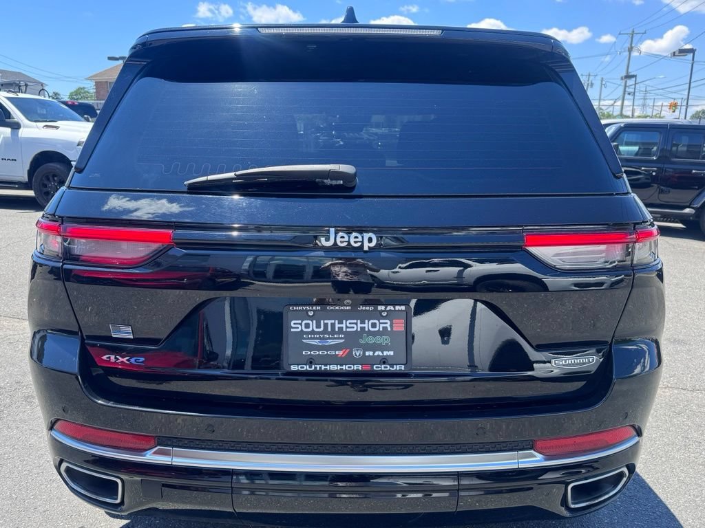 Used 2023 Jeep Grand Cherokee Summit w/ Luxury Tech Group V AWD/4WD image 6