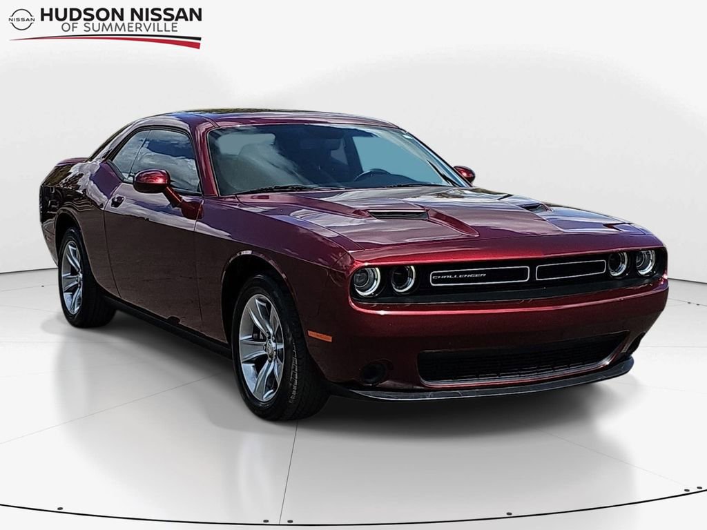 Used 2020 Dodge Challenger SXT image 1