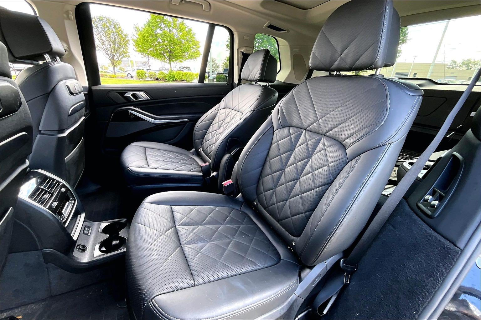Used 2023 BMW X7 xDrive40i w/ Premium Package AWD/4WD image 31